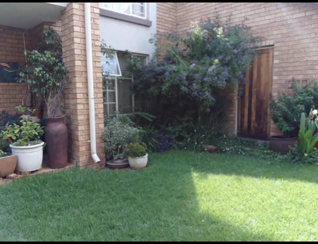 2 BEDROOM FLAT SOLD IN DIE HOEWES